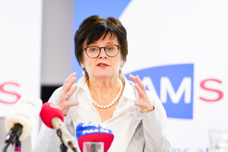 AMS-Vorständin Petra Draxl